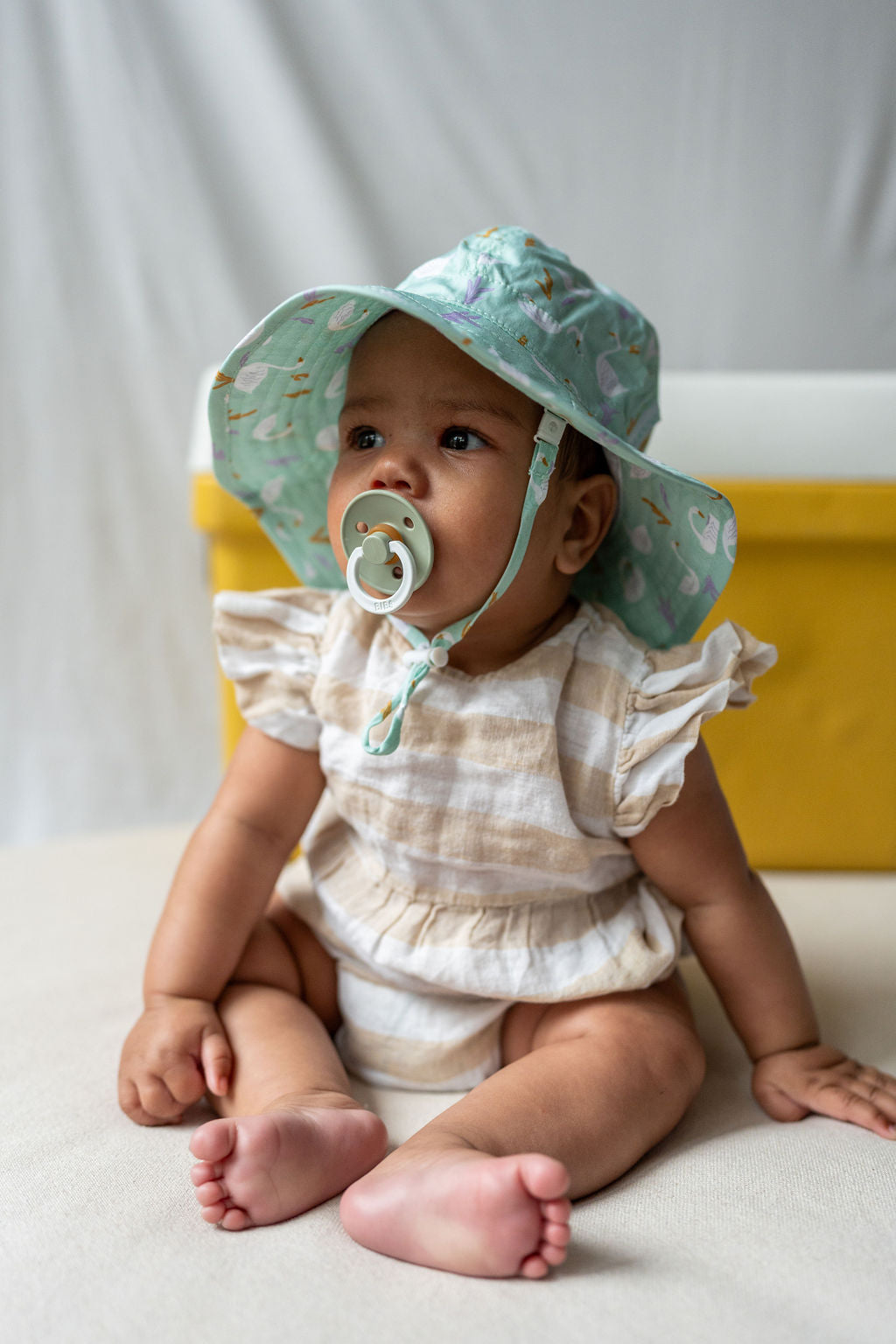 Acorn - Swan Wide Brim Infant Hat