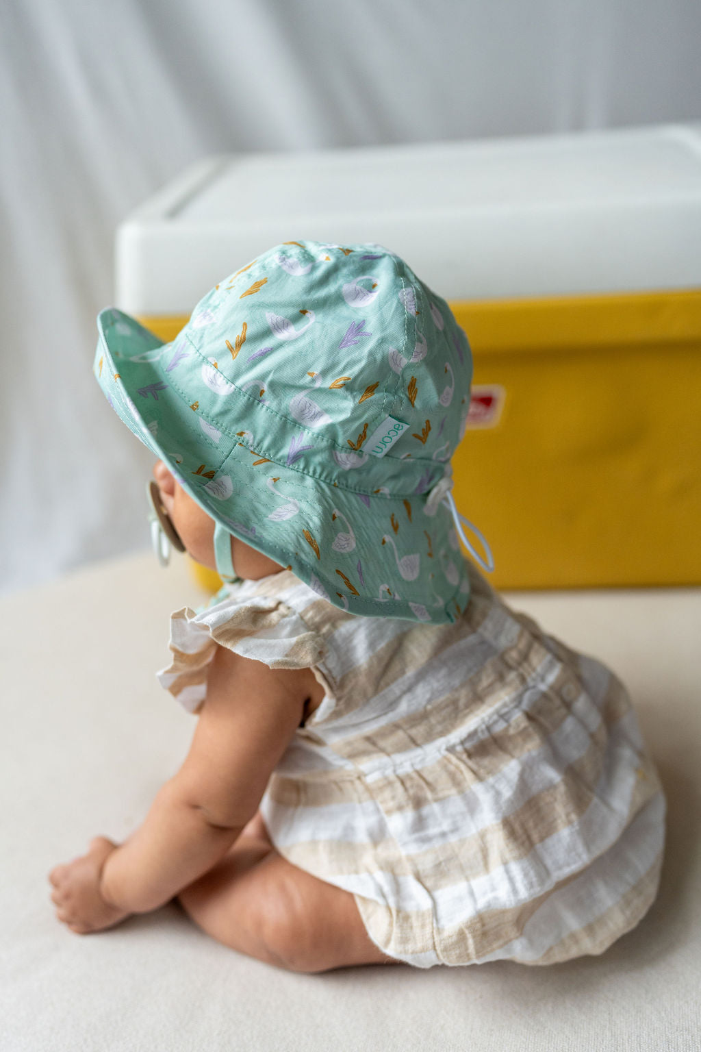 Acorn - Swan Wide Brim Infant Hat