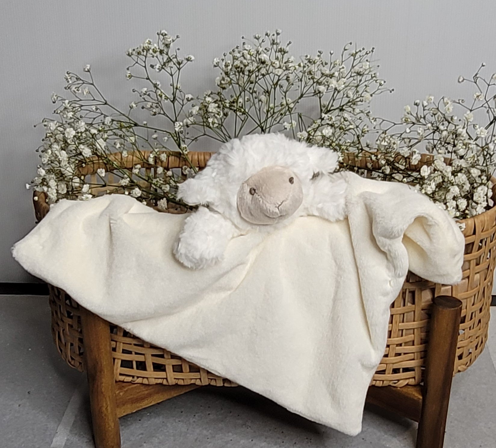 Petite Vous - Luxe Comfort Blanket - Lamb