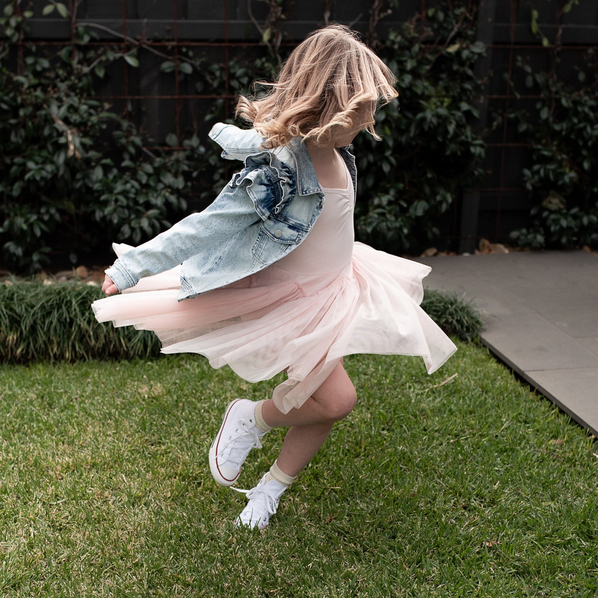 Peggy Velvet Dress - Strawberry Milkshake