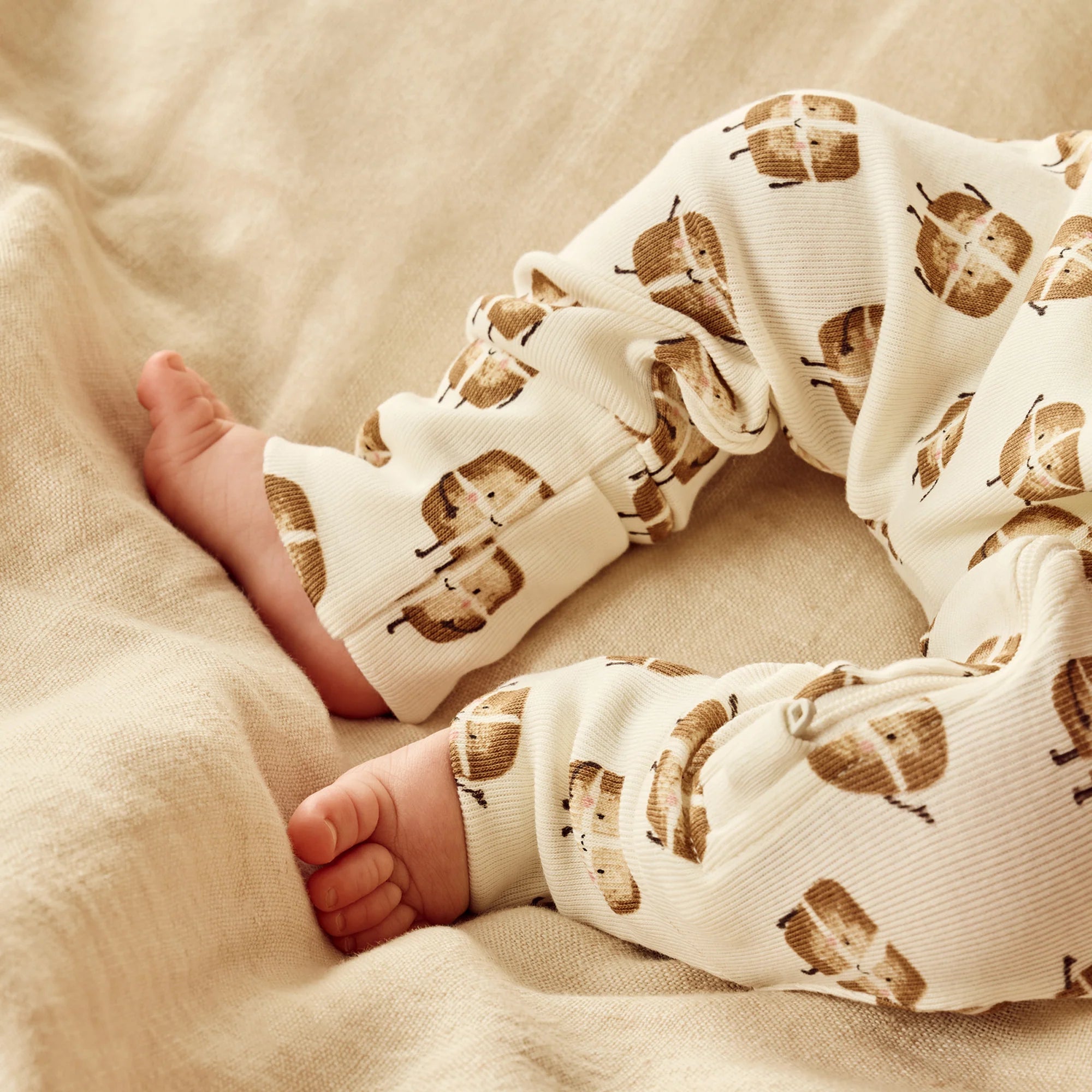 Wilson & Frenchy - Organic Zipsuit With Feet - Hot Cross Buns