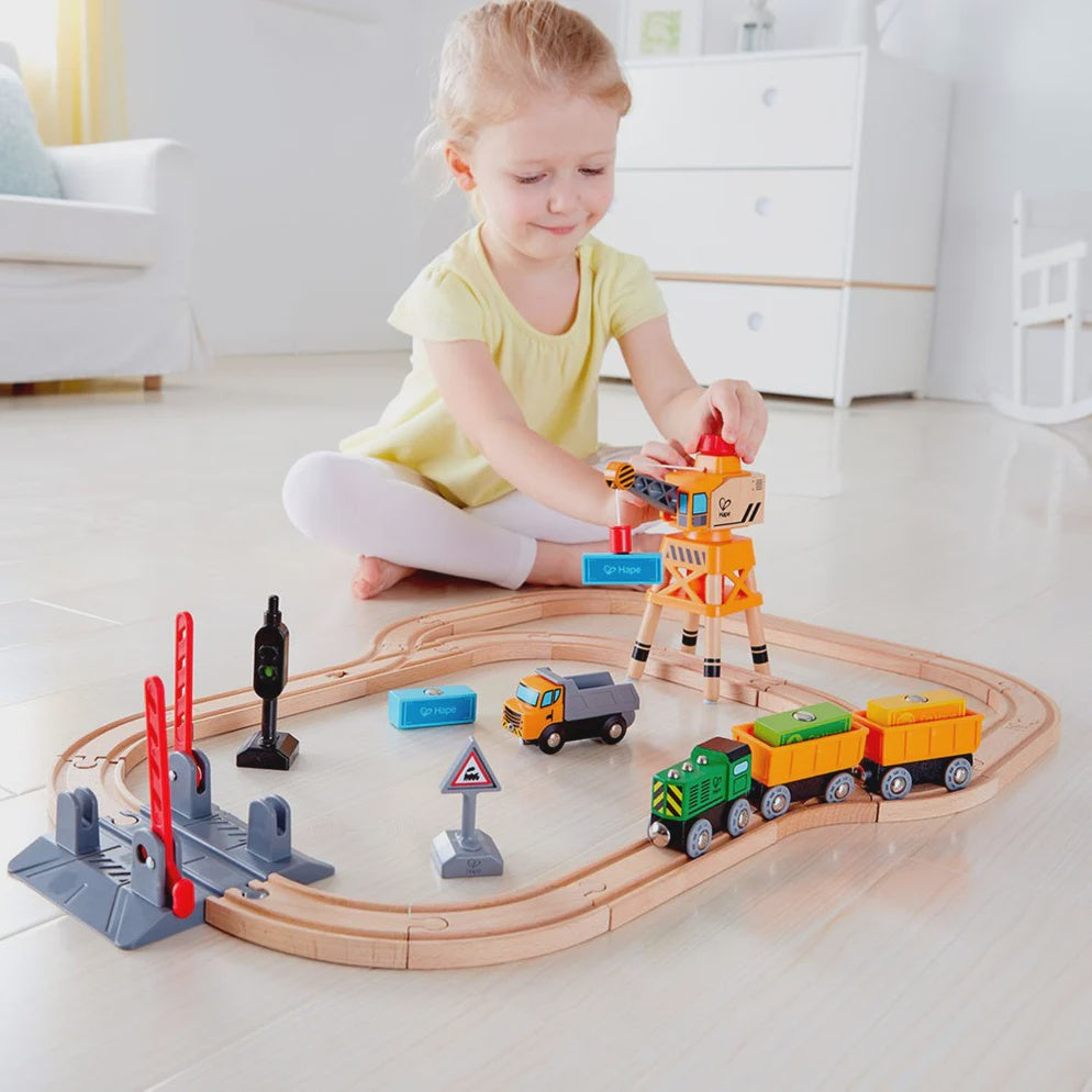 Hape - Crossing & Crane Train Set