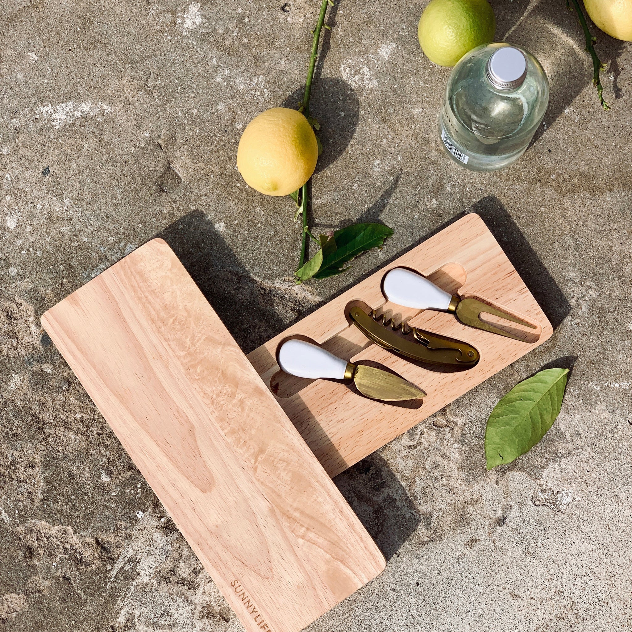 Sunnylife - Travel Cheese Set - Natural