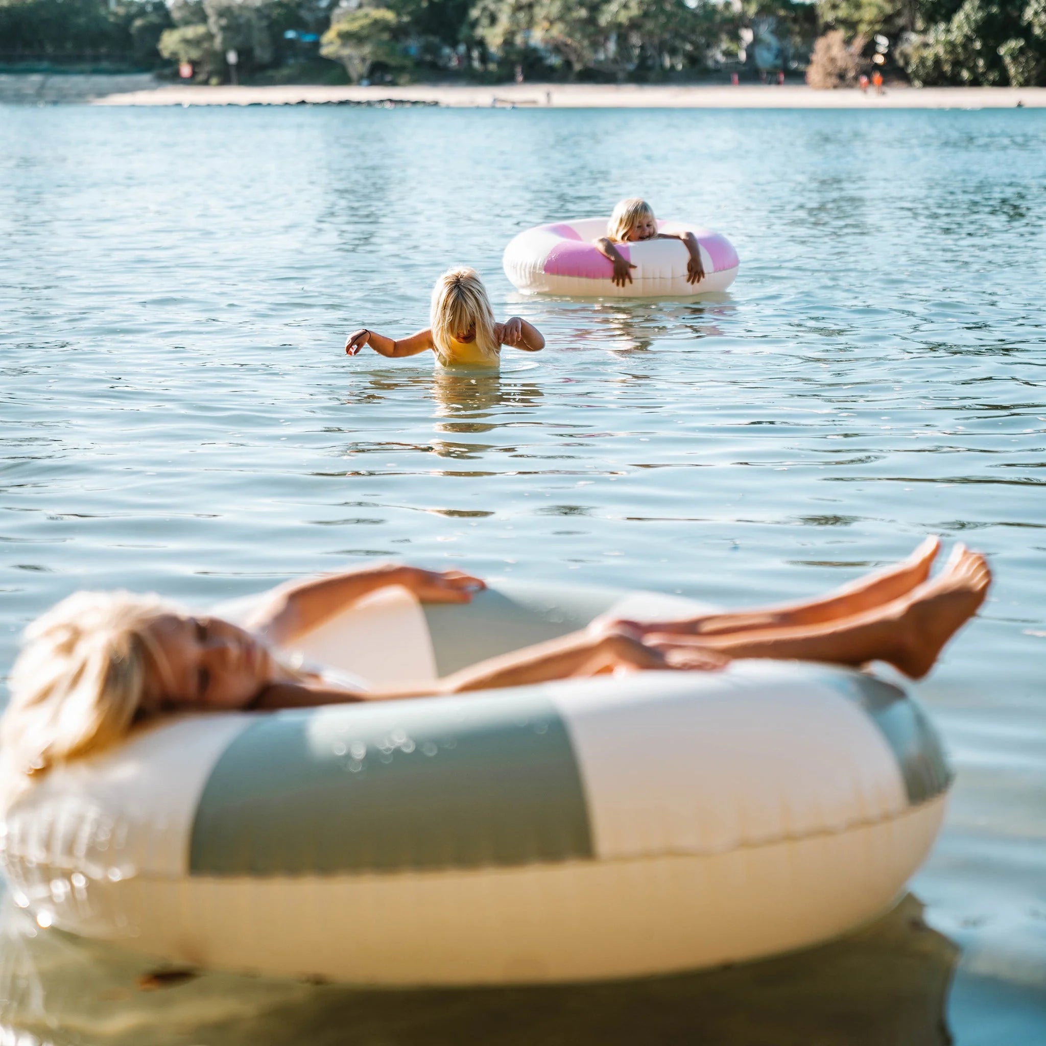 Sunnylife - Pool Ring The Vacay Soft Olive Stripe