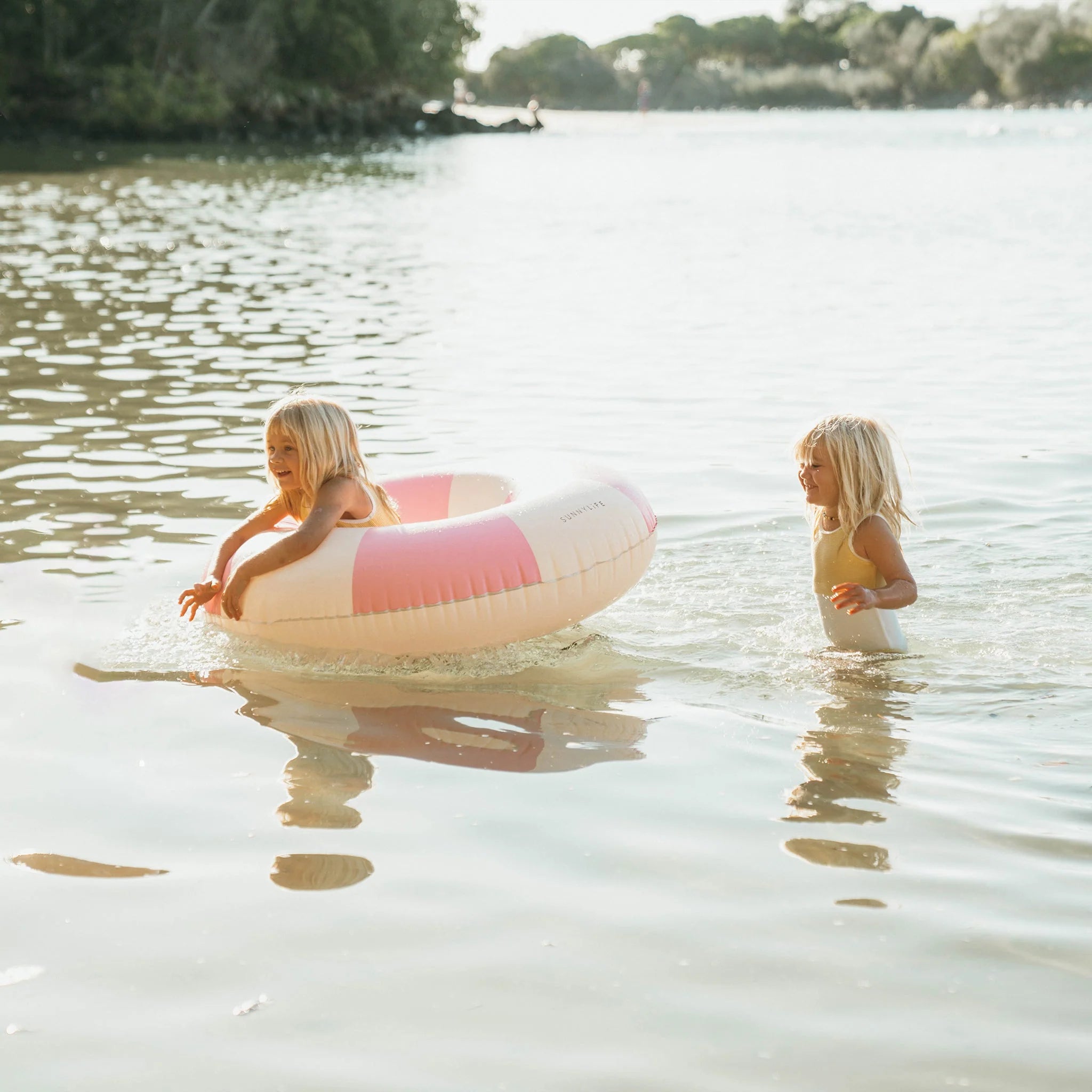 Sunnylife - Pool Ring Bubblegum Pink Stripe