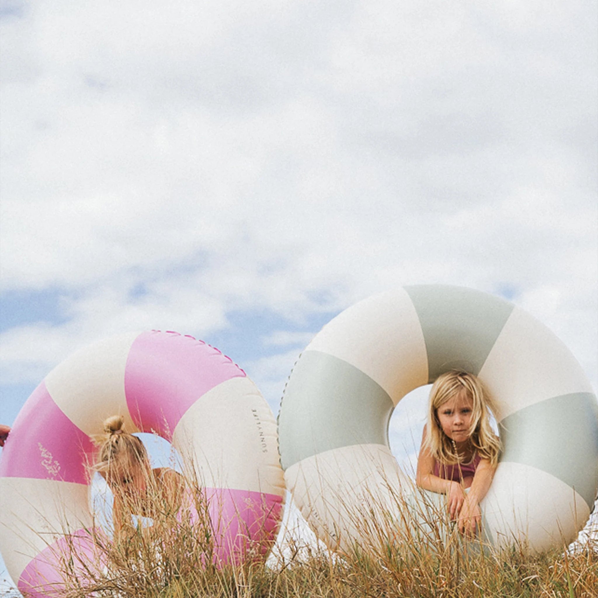 Sunnylife - Pool Ring Bubblegum Pink Stripe