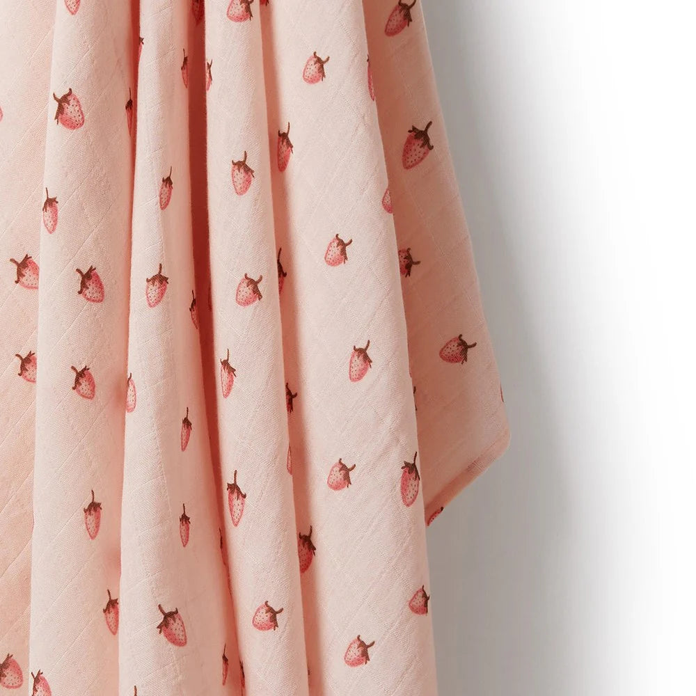 Wilson & Frenchy - Strawberry Kisses Organic Muslin