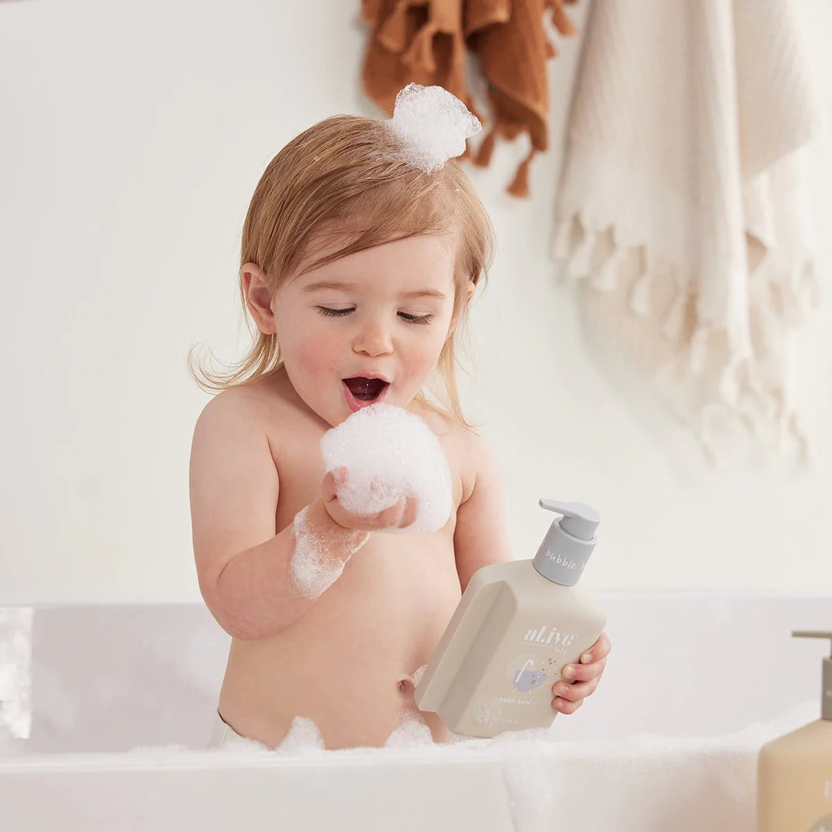 Al.ive baby - Apple Blossom Bubble Bath