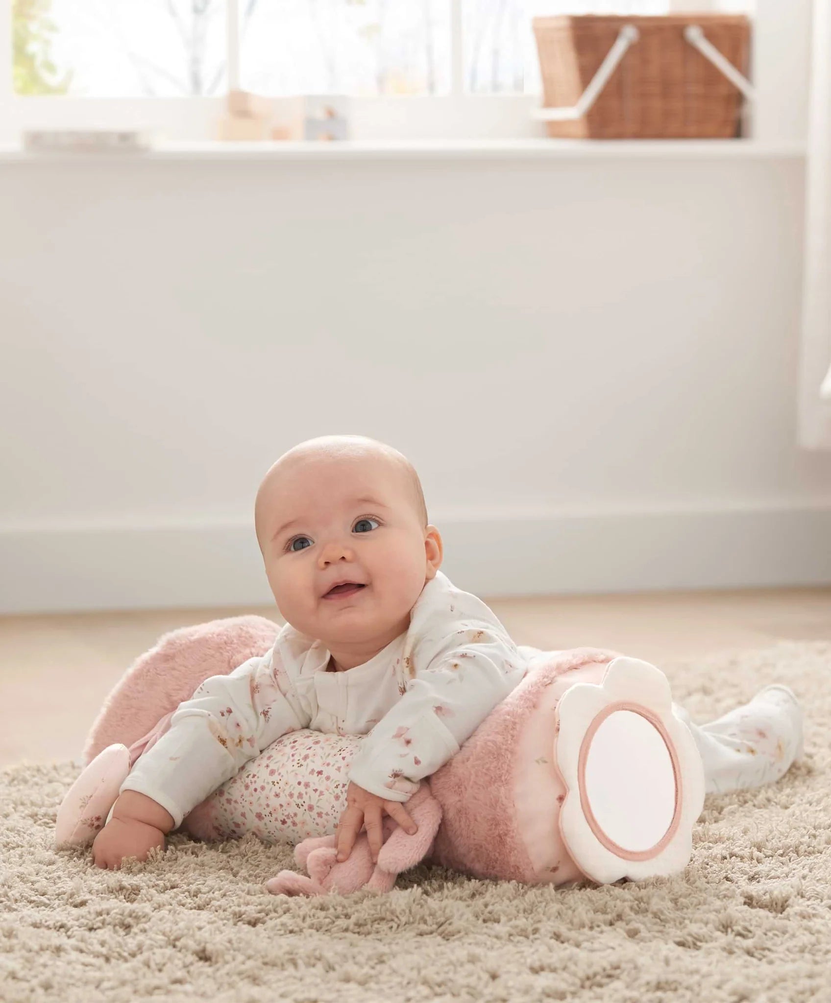 Mamas & Papas Tummy Time Roll - Welcome to the World - Pink