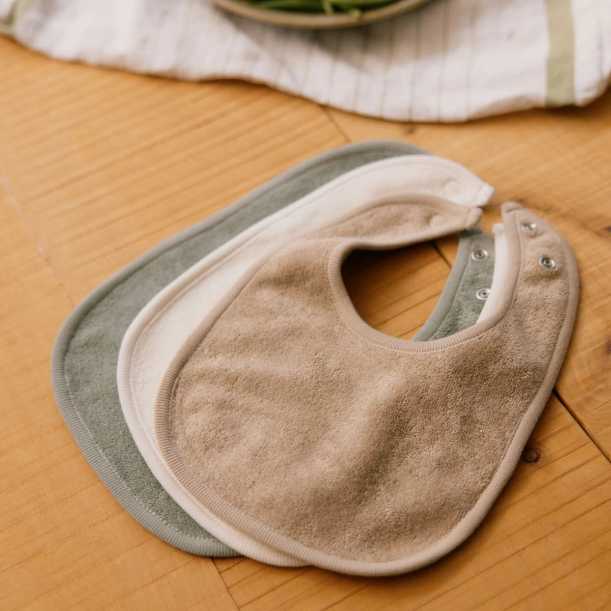 Nature Baby - Dribble Bib 3 Pack - Natural/Nougat/Lily Pad