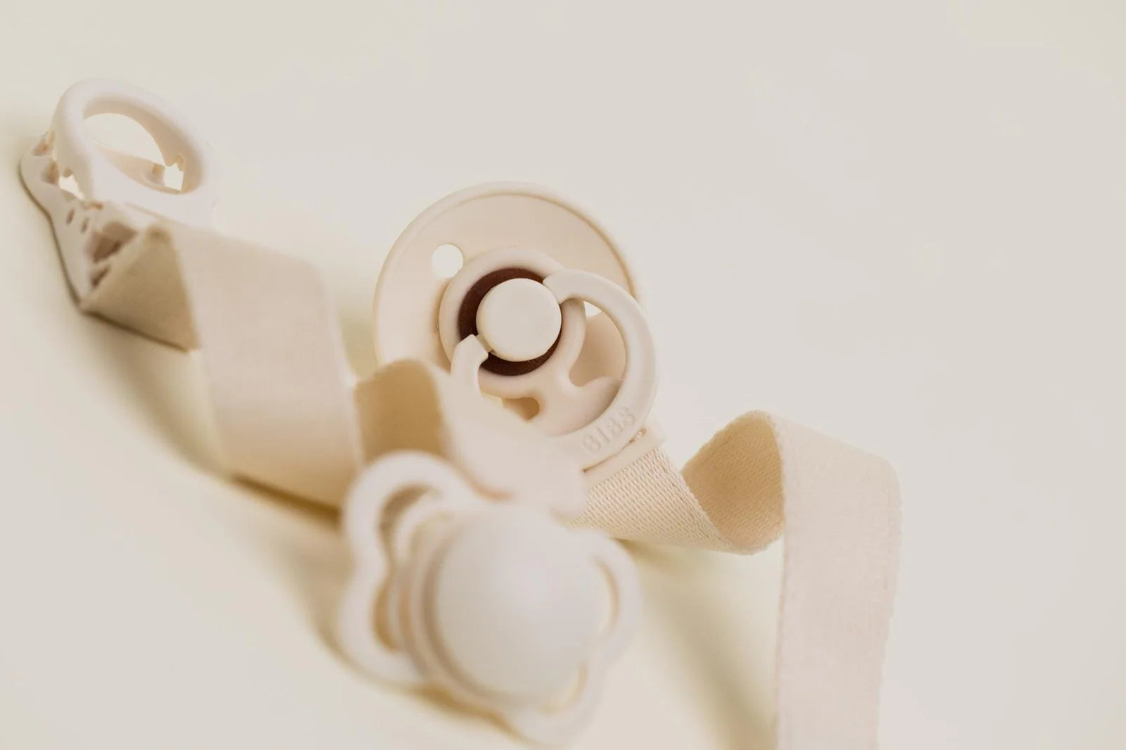 BIBS - Dummy Clip Loop - Ivory