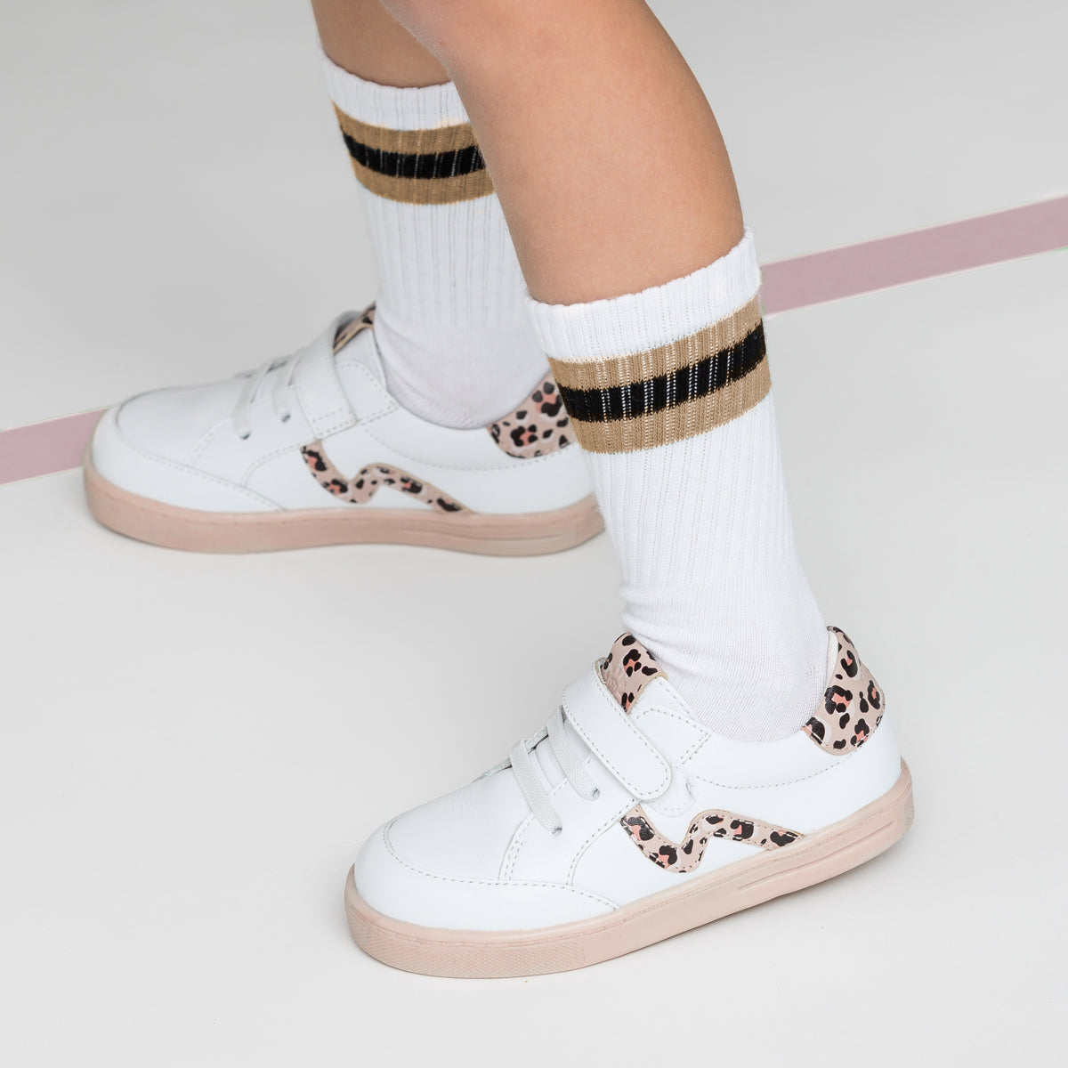 Pretty Brave - XO Trainer - White & Blush
