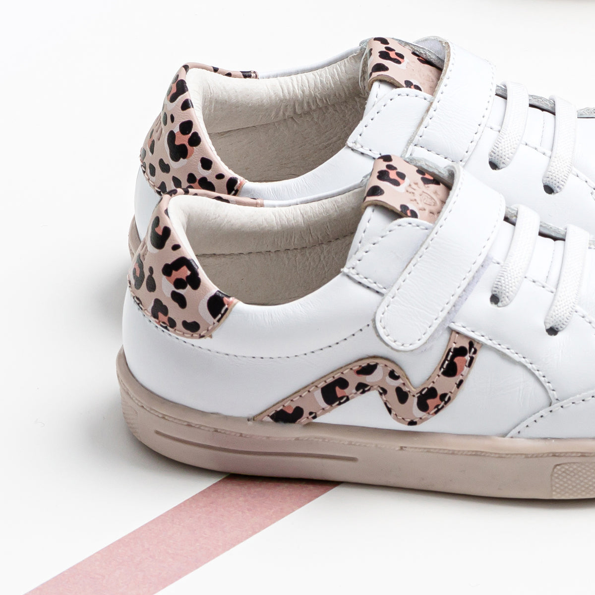 Pretty Brave - XO Trainer - White & Blush