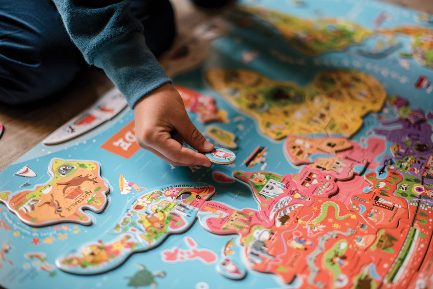 Janod - Wooden Magnetic World Map